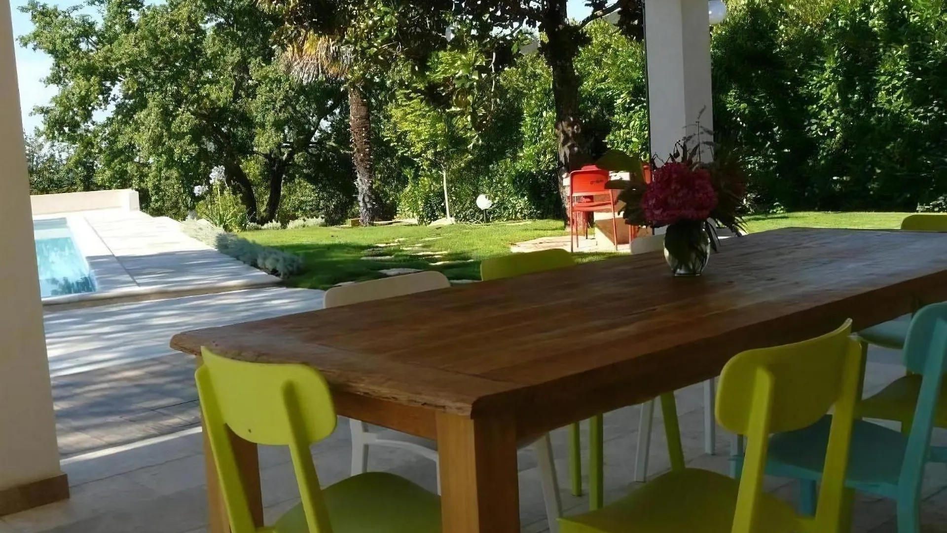 בית נופש קוסטרמנו Villa Am Gardasee Mit Grossem Pool Und Garten איטליה